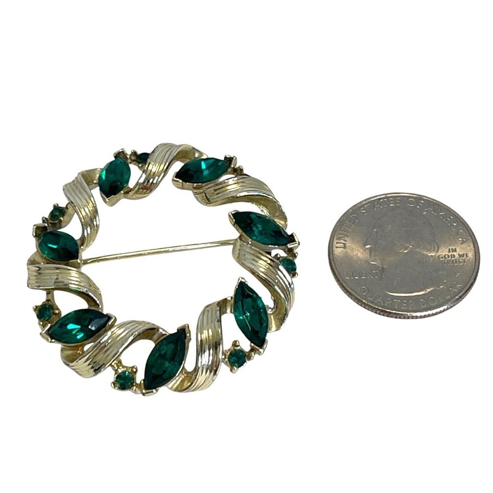 VTG Lisner Gold-Tone Ribbon Brooch Pin Emerald Green Rhinestones Glass Wreath - Picture 5 of 7